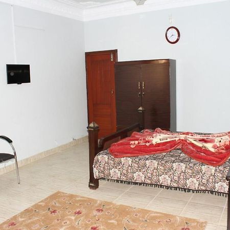 Tulip Guest House Abbottabad Eksteriør bilde