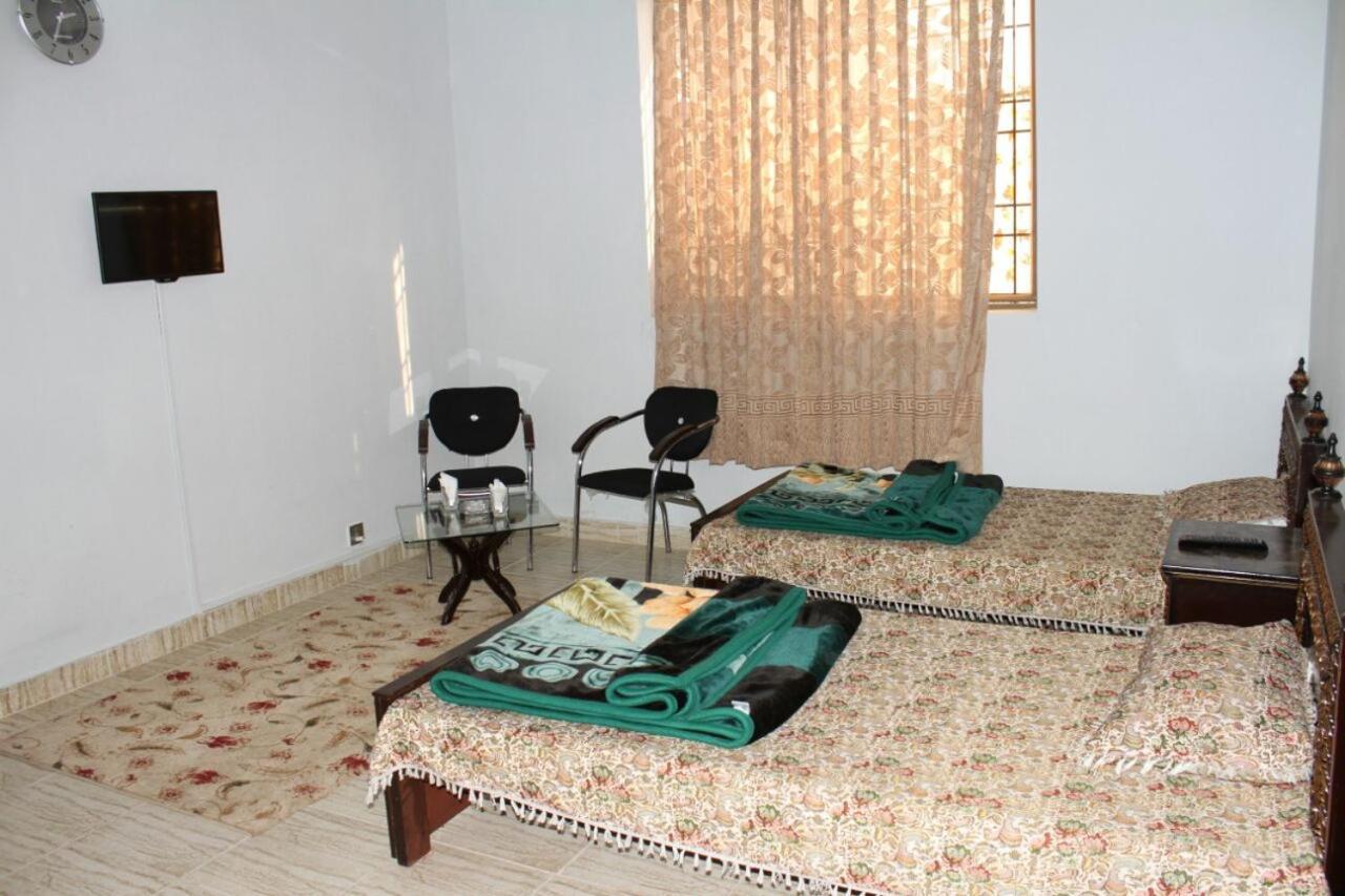 Tulip Guest House Abbottabad Eksteriør bilde