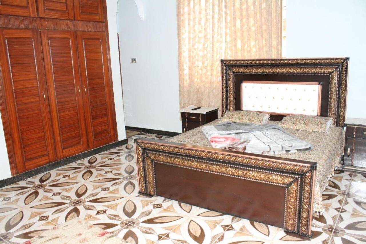 Tulip Guest House Abbottabad Eksteriør bilde